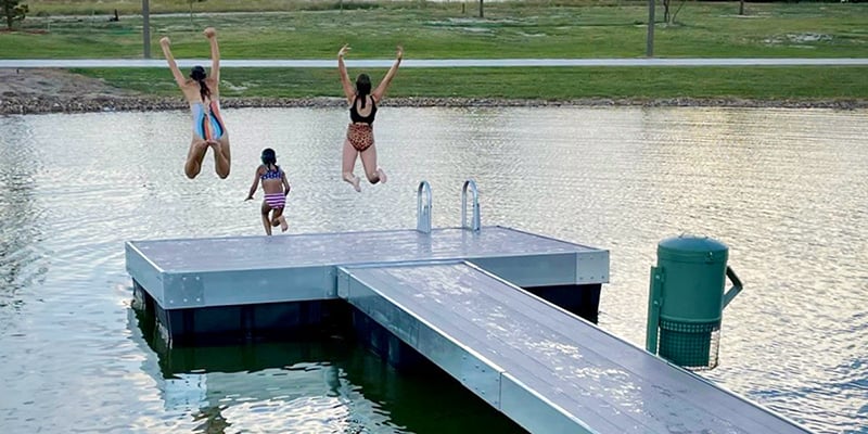 kids-jumping-off-floating-dock